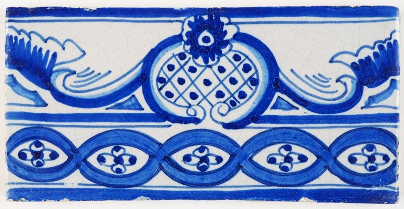 antique-delft-border-tile-in-blue-with-a